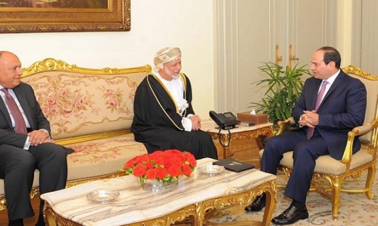 السيسى يؤكد حرص مصر على تطوير التعاون الثنائى مع سلطنة عمان
