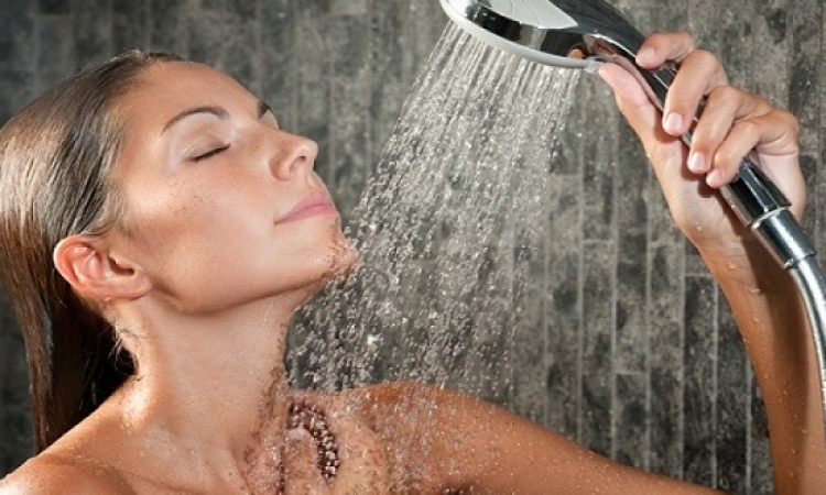 الاستحمام يساعد على فقد السعرات الحرارية وفقد الوزن