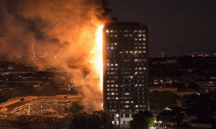 حريق هائل يلتهم برج سكنى فى لندن