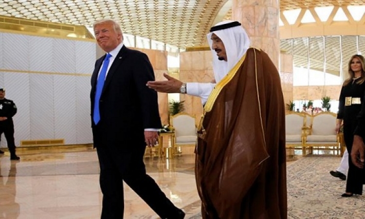ترامب والملك سلمان يبحثان تسوية أزمة قطر