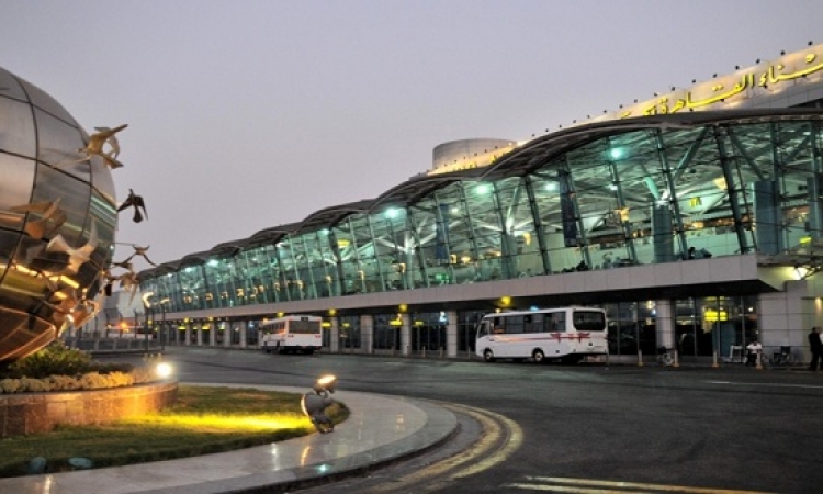 مطار القاهرة يستقبل شحنة ذهب قادمة من منجم السكرى قبل سفرها لكندا