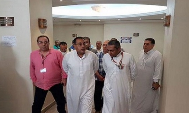 رئيس بعثة الحج يزور الحجاج المصريين المرضى بالمستشفيات