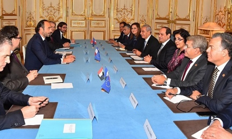 بالصور .. السيسى يبحث مع رئيس وزراء فرنسا تعزيز التعاون الثنائى