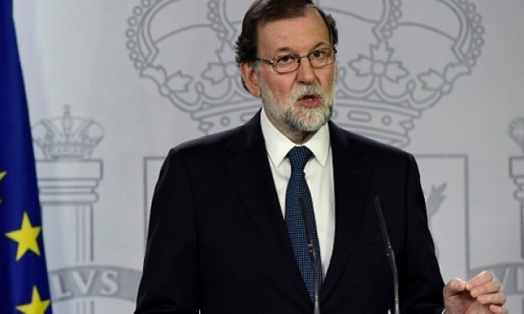 مدريد تقيل رئيس كتالونيا وحكومته وتحل البرلمان عقب اعلان الاقليم الاستقلال
