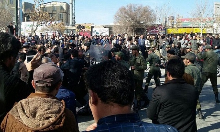 بعد استمرار المظاهرات .. النظام الإيرانى يحذر الشعب من الاحتجاج