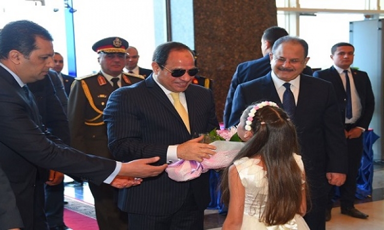 بالصور.. الرئيس السيسى يدعو المصريين للاحتفال بـ”يوم اليتيم”