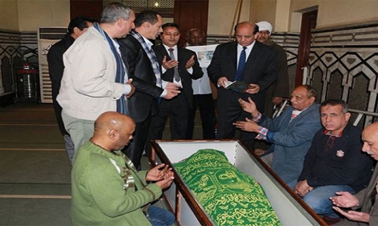 وصول جثمان إبراهيم نافع الى مسجد عمر مكرم قادماً مؤسسة الاهرام