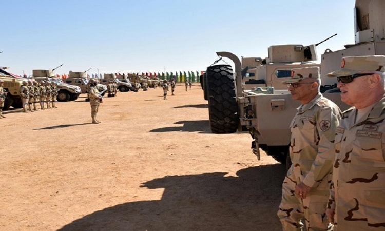 رئيس الاركان يتفقد وحدات الجيش الثانى بوسط سيناء