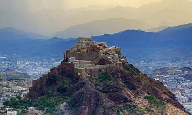 القوات اليمنية تسيطر على جبل حيد الحمام الاستراتيجى غرب تعز