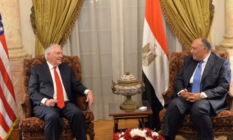 بالصور .. جلسة المباحثات بين شكرى ووزير الخارجية الأمريكى بقصر التحرير