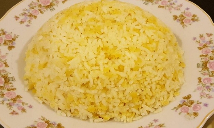 طبق اليوم .. الأرز بالعدس الأصفر والليمون