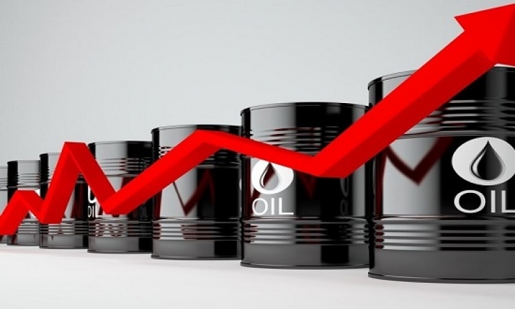 البترول يرتفع لمستوى تاريخي واتجاه لدراسة تعديل سعره في الموازنة
