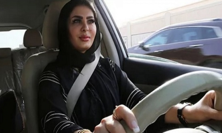 هل المرأة السعودية مؤهلة لقيادة السيارة ؟