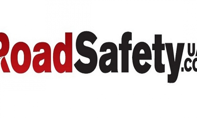 حملة السلامة المرورية تدعو السائقين إلى تبني القيادة الآمنة كأسلوب حياة