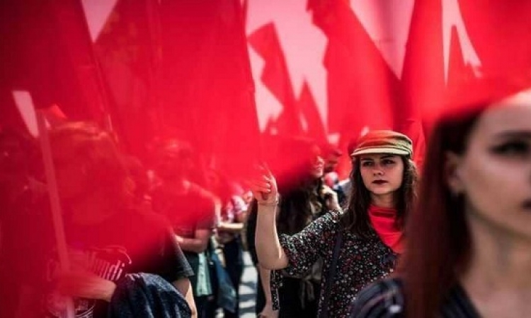 تركيا تقر قانونا جديدا يكرس الاعتقال والاحتجاز