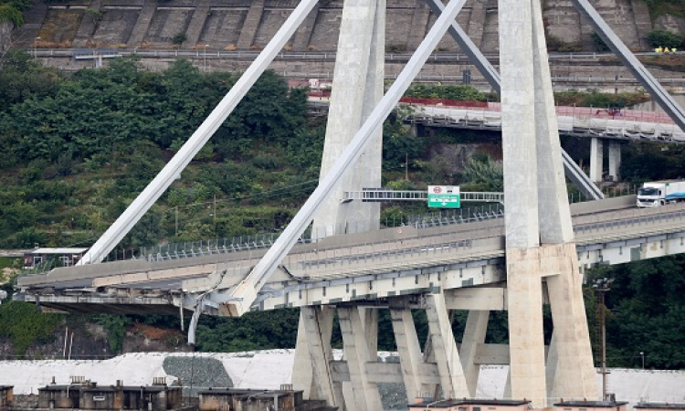 وكالة أنسا الإيطالية: ارتفاع عدد ضحايا انهيار جسر جنوة إلى 35 شخصا