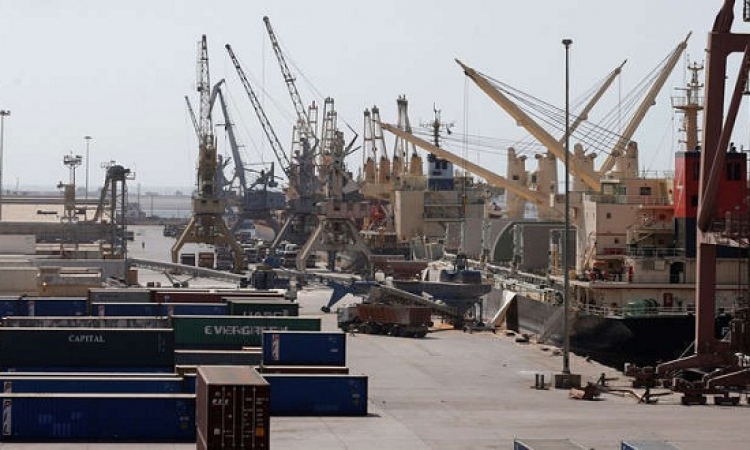 الخارجية الأمريكية تقترح تسليم ميناء الحديدة لـ «طرف محايد»