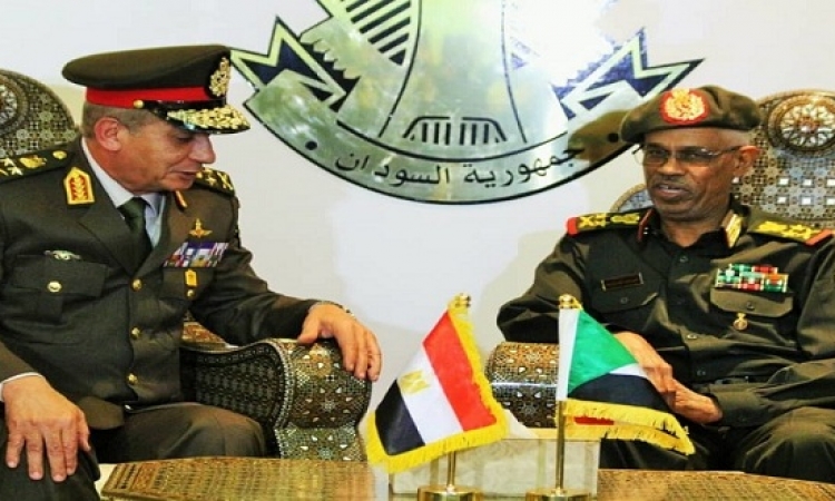 وزير الدفاع يصل إلى السودان في زيارة رسمية
