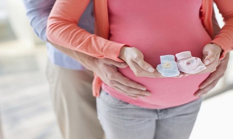 علامات وأعراض الحمل بتوأم