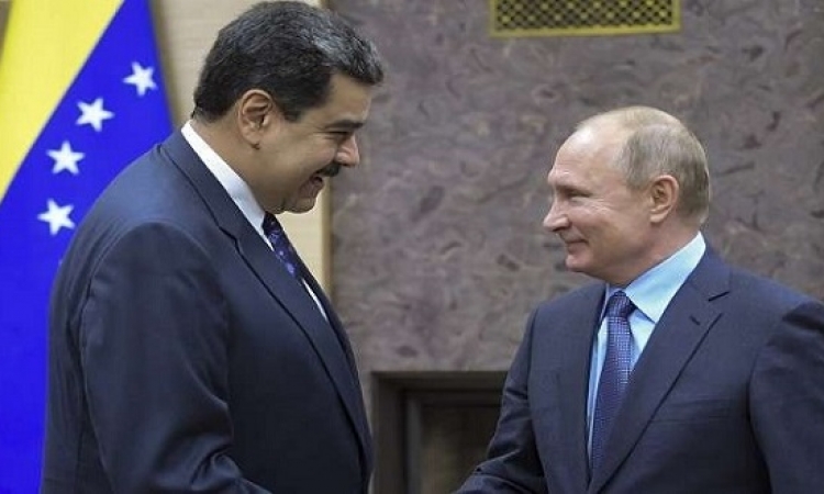 مادورو يطلب دعماً سياسياً ودبلوماسياً من بوتين