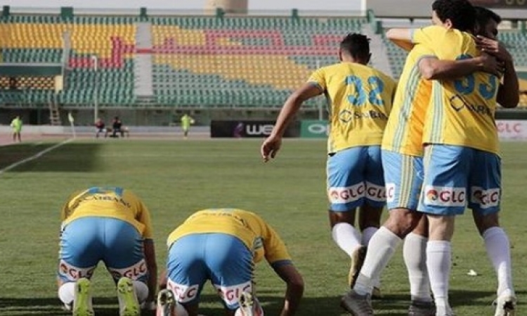 “سيدومير” يستقر على 20 لاعبًا بالإسماعيلى للسفر للجزائر