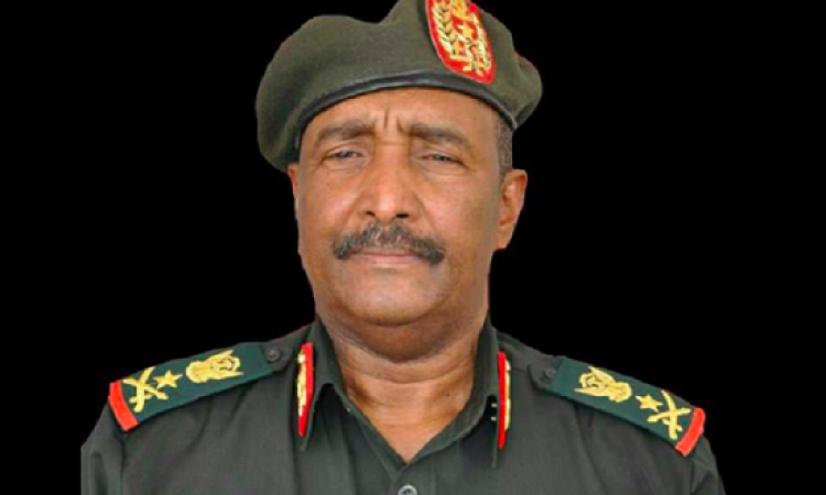 “البرهان” يؤدى يمين تولى رئاسة المجلس العسكرى الانتقالى فى السودان