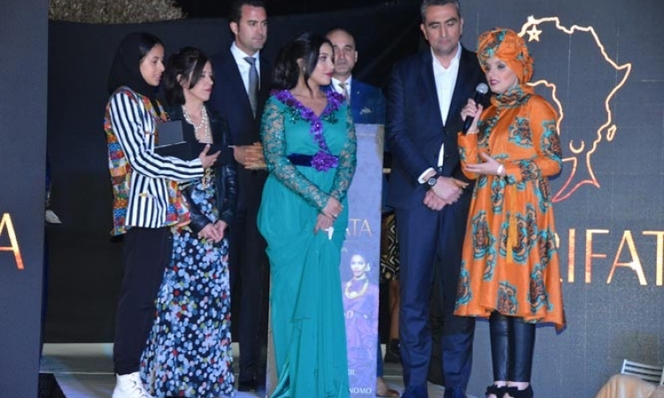 مغربية تتوج بجائزة مهرجان “أفريكان فاشن طالنت”
