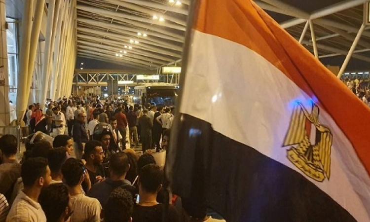 استقبال أسطورى للمنتخب للناشئين بمطار القاهرة