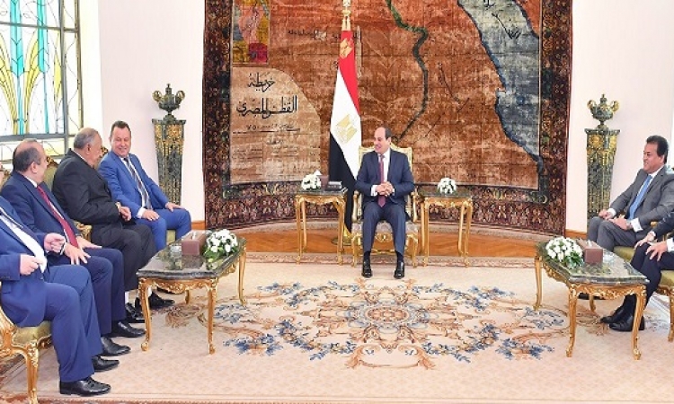 السيسى يبحث مع رئيس جامعة بوخارست تعزيز التعاون بين مصر ورومانيا