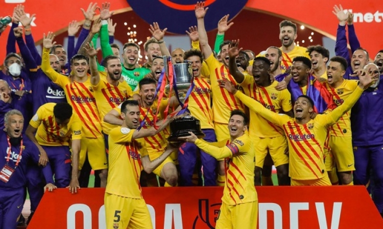 برشلونة يتوج بكأس ملك إسبانيا بعد اكتساحه أتليتك بيلباو برباعية