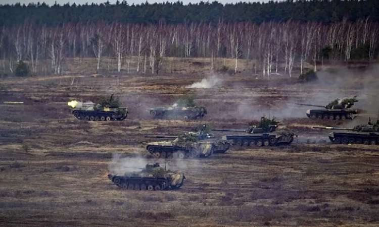 القوات الروسية تتقدم في دونيتسك على امتداد خط المواجهة شرق أوكرانيا