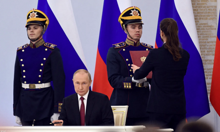 بوتين يوقع قوانين ضم 4 دونيتسك ولوجانسك وزابوروجيه وخيرسون إلى روسيا