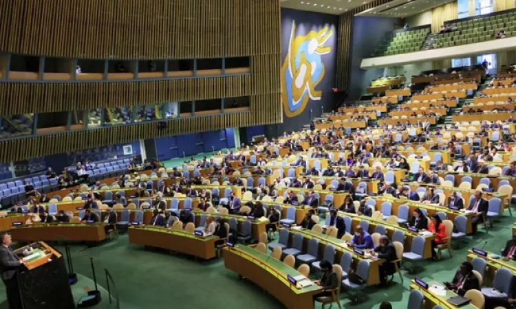 اتهامات متبادلة بين موسكو وكييف خلال اجتماع طارئ في الأمم المتحدة .. والجمعية العامة ترفض التصويت السري