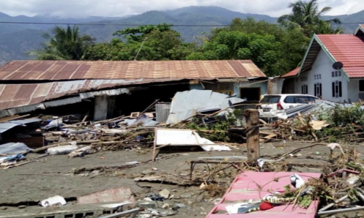 320 قتيلًا وجريحًا في زلزال عنيف في إقليم جاوة باندونيسيا