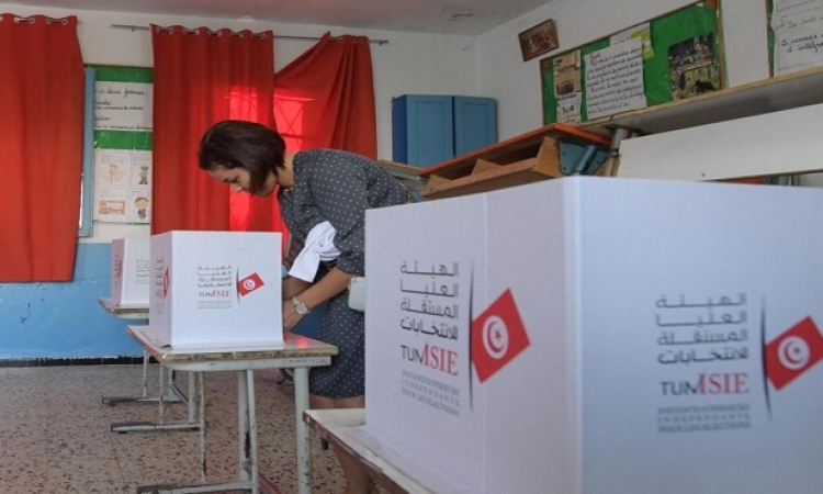تواصل التصويت فى الانتخابات التشريعية التونسية .. وقيس سعيد : لا تفوتوا الفرصة