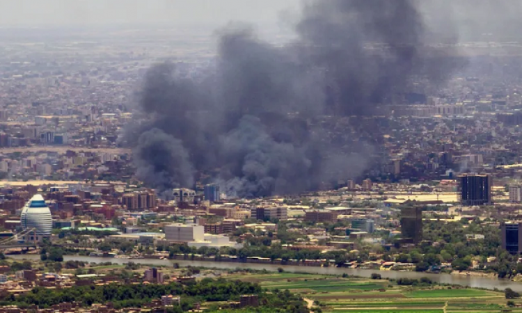 43 قتيلًا في اشتباكات بالخرطوم وشمال دارفور .. والجيش السوداني يستعيد السيطرة على قاعدة الناجومي الجوية