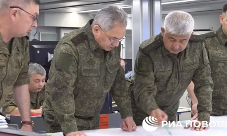 وزير الدفاع الروسي يزور قواته المشاركة بحرب أوكرانيا فى أول ظهور له منذ تمرد فاجنر