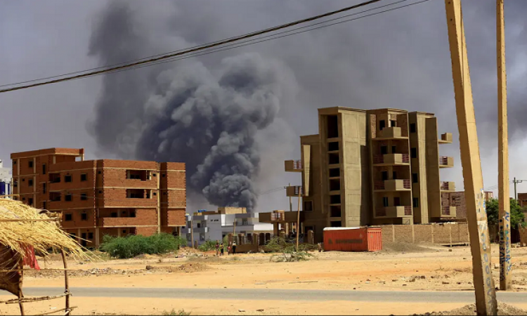 تجدد الاشتباكات في أم درمان وفى محيط القيادة العامة للجيش السوداني بالعاصمة الخرطوم