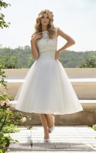 23-Beautiful-Short-Wedding-Dresses-6-620x979